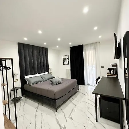 アパート Oltremare Luxury Suites